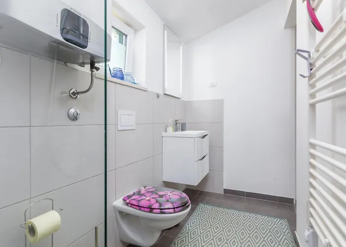 2 Bedroom In Vakantiehuis Pula