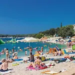 Stunning In Vakantiehuis Pula