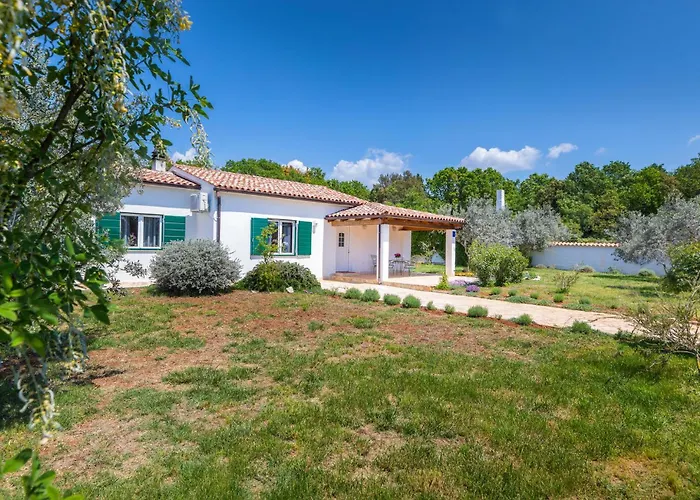 Vikendica 2 Bedroom In Pula