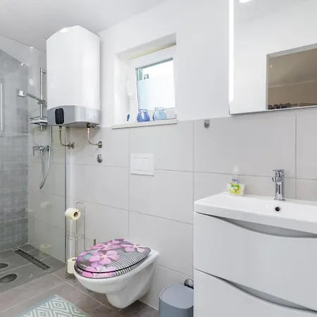 Dom wakacyjny 2 Bedroom In